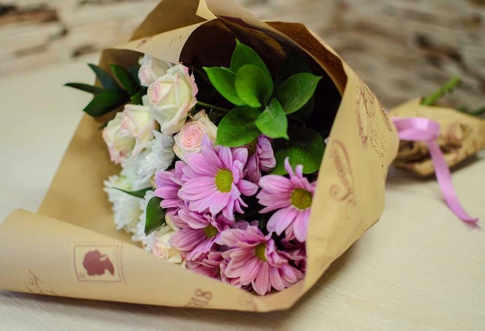 Букет цветов из: Розы и Хризантемы в Щелкино