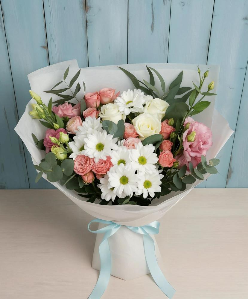 Букет цветов из: Розы, Лизиантусы и Хризантемы в Щелкино