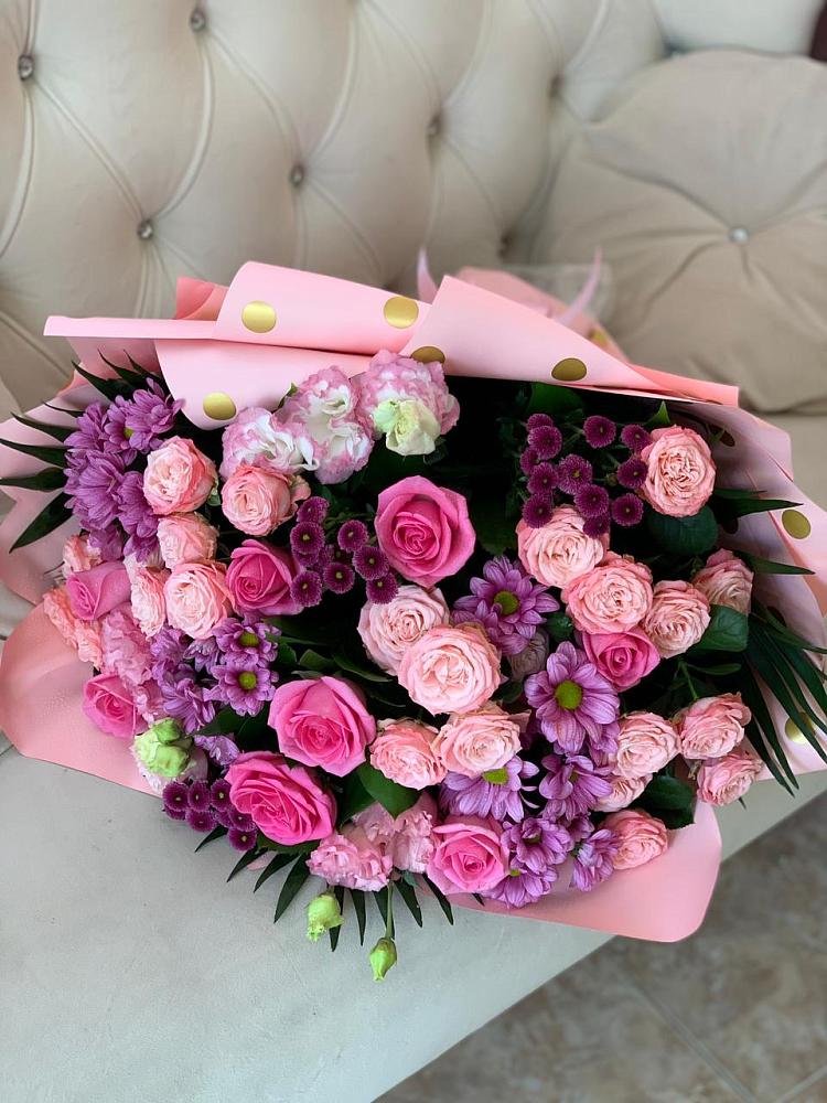 Букет цветов из: Хризантемы, Розы и Лизиантусы в Щелкино