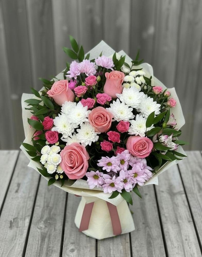 Букет цветов из: Альстромерии, Гвоздики, Розы и Хризантемы в Щелкино