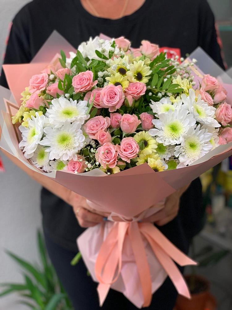 Букет цветов из: Розы и Хризантемы в Щелкино