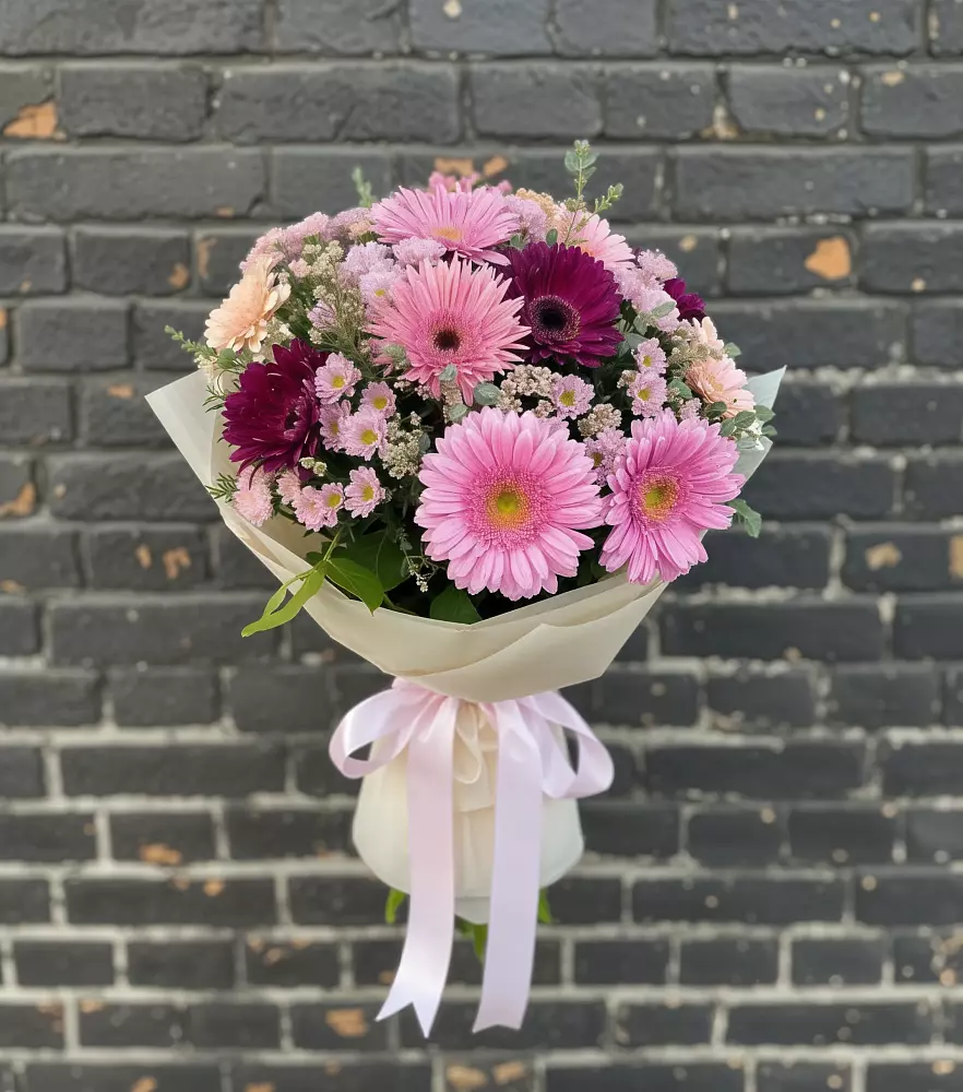 Букет цветов из: Герберы и Хризантемы в Щелкино