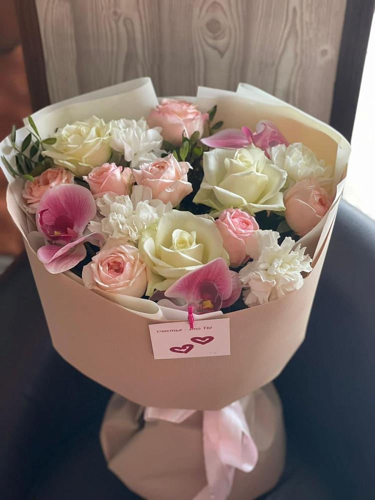 Букет цветов из: Орхидеи, Розы и Гвоздики в Щелкино