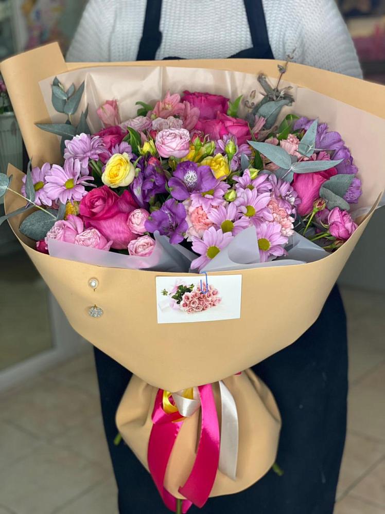 Букет цветов из: Хризантемы, Гвоздики и Альстромерии в Щелкино