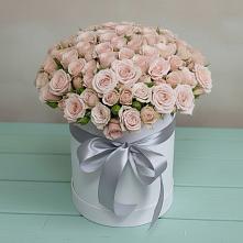 Цветочная композиция из Розы в шляпной коробке в Щелкино