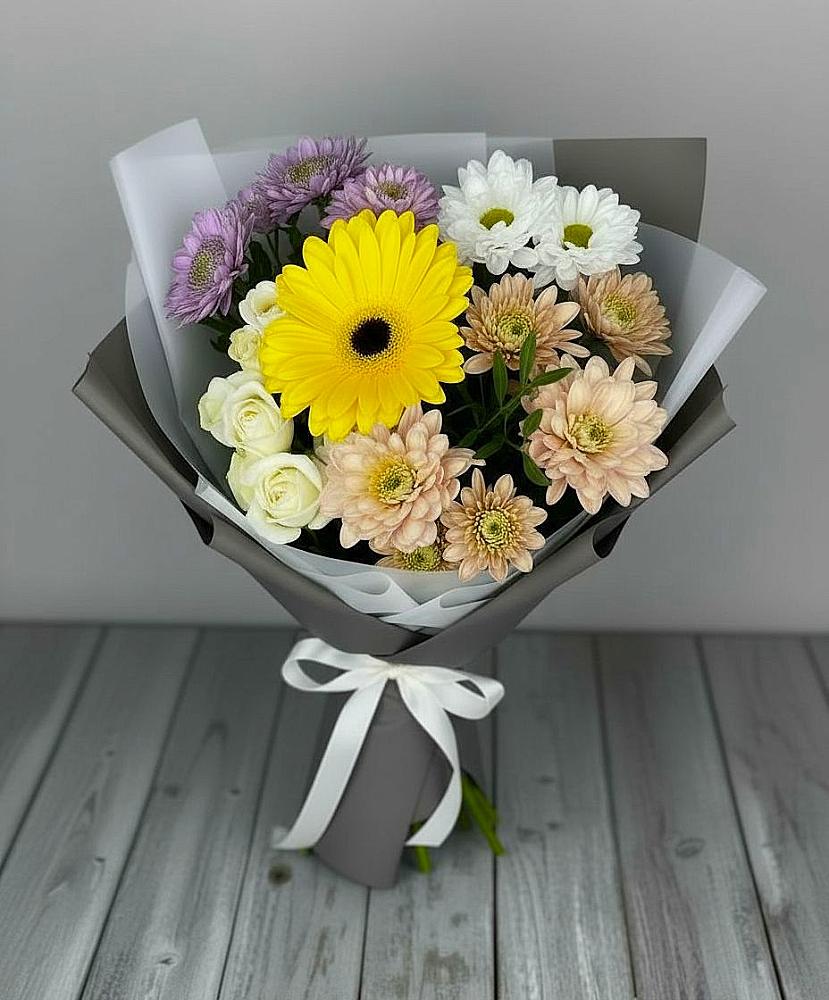 Букет цветов из: Розы, Герберы и Хризантемы в Щелкино