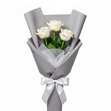 Букет 3 белые розы в Щелкино