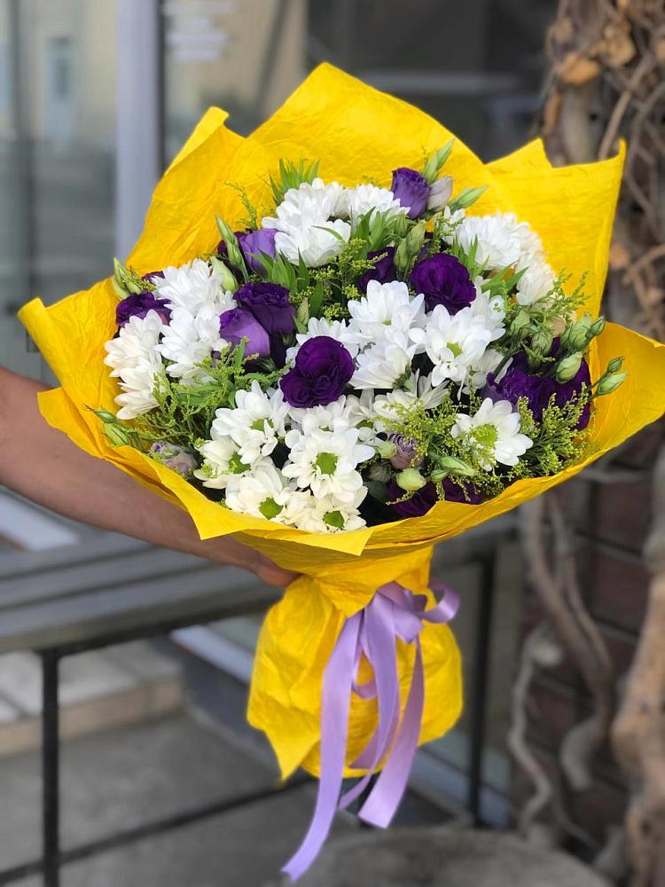 Букет цветов из: Ирисы, Хризантемы и Ромашки в Щелкино