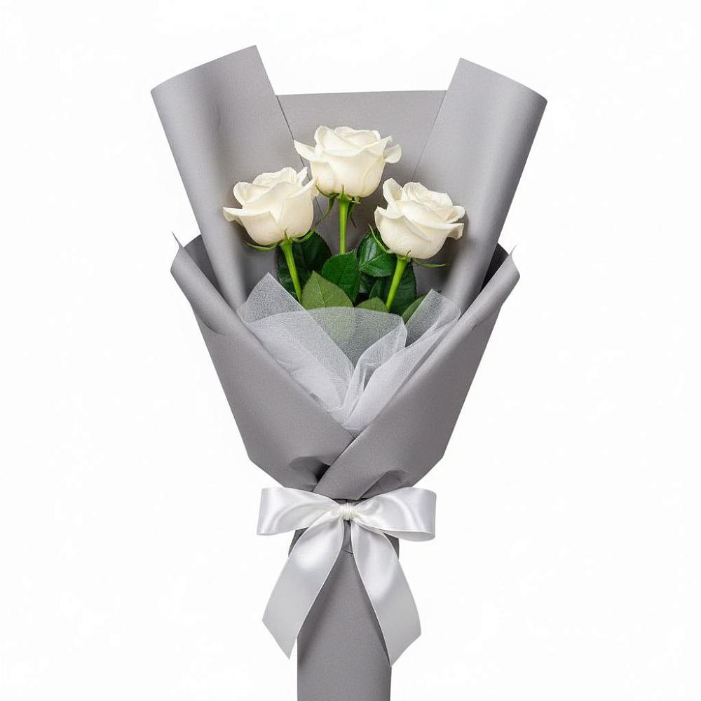 Букет 3 белые розы в Щелкино