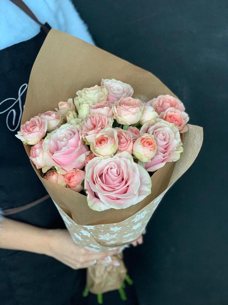 Букет цветов из: Хризантемы и Розы в Щелкино