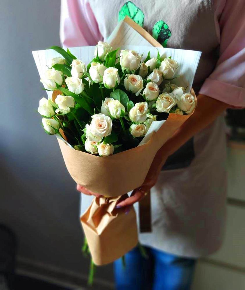 Букет цветов из: Розы в Щелкино