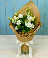 Букет цветов из:  Хризантемы и Лизиантусы в Щелкино