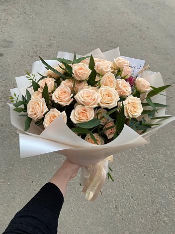 Букет Кремовые розы Латте в Щелкино