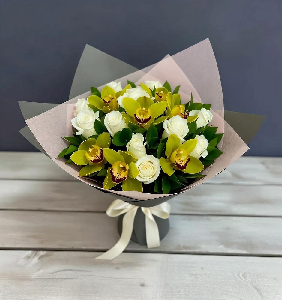 Букет цветов из: Орхидеи и Розы в Щелкино