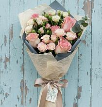 Букет цветов из:  Розы в Щелкино