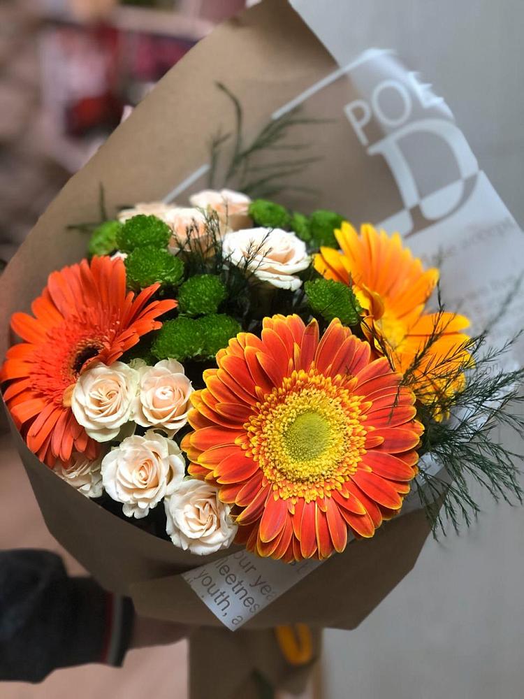 Букет цветов из: Герберы, Хризантемы и Розы в Щелкино