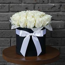 Цветочная композиция из Розы в шляпной коробке в Щелкино