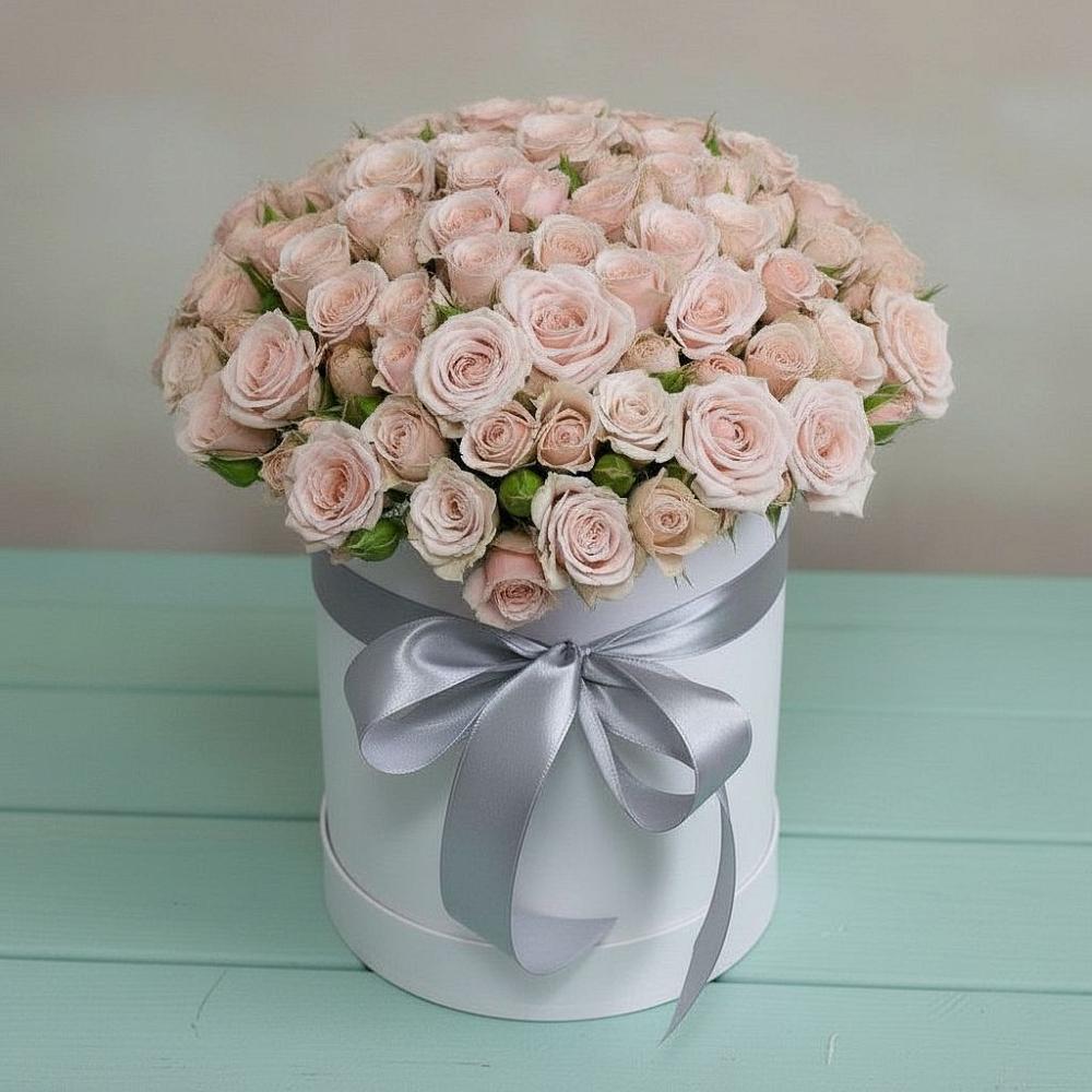 Цветочная композиция из Розы в шляпной коробке в Щелкино